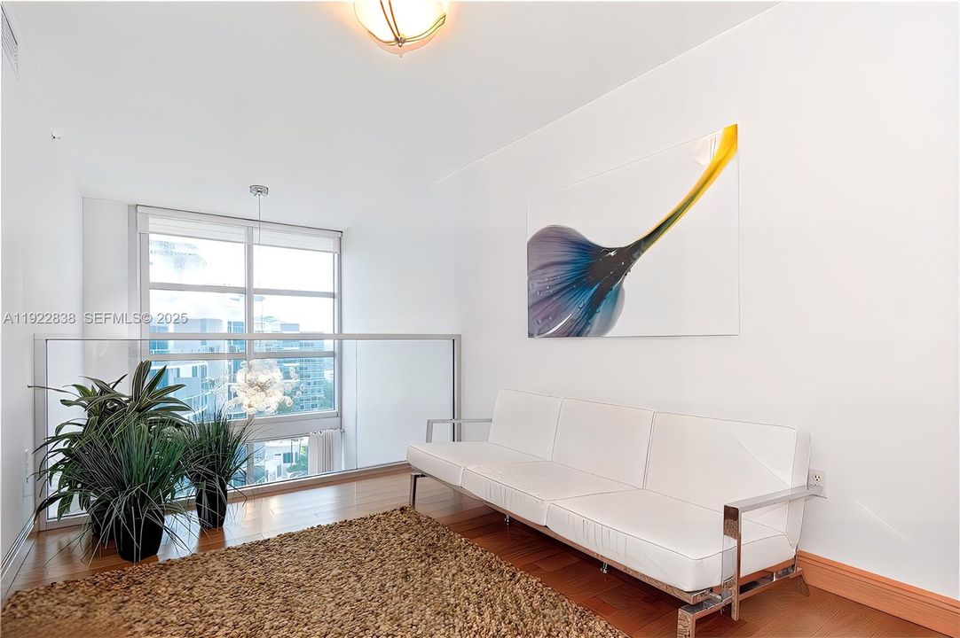 For Sale: $835,000 (2 beds, 3 baths, 1692 Square Feet)