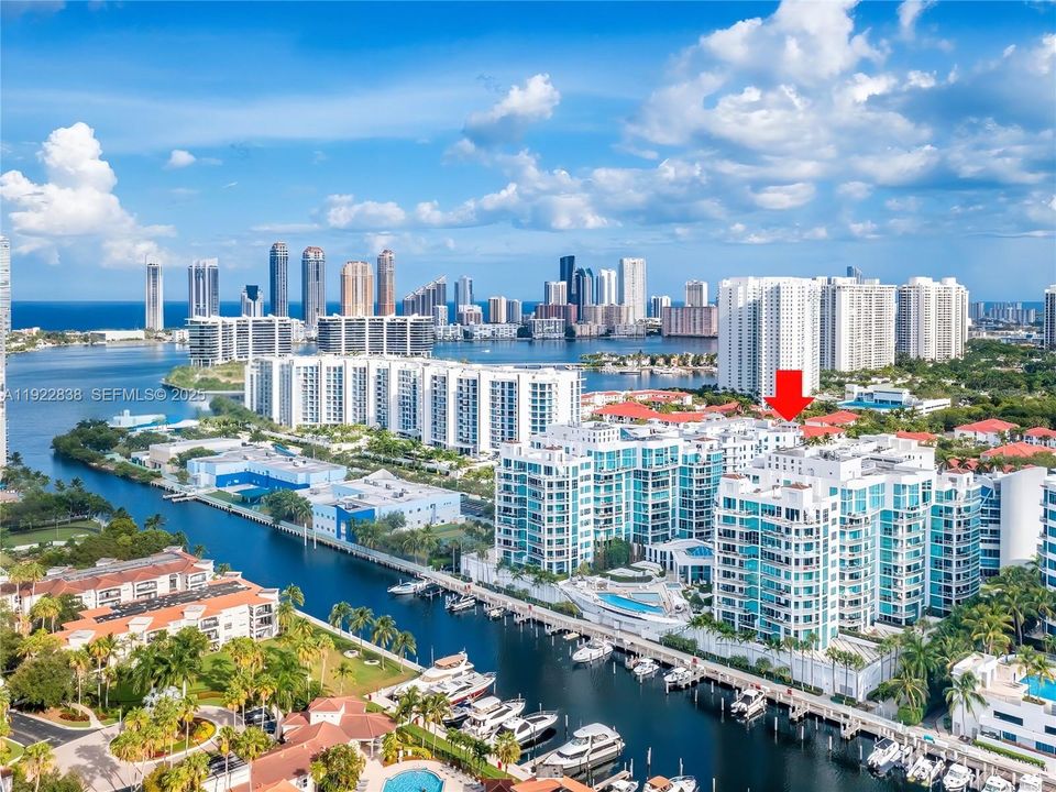 For Sale: $835,000 (2 beds, 3 baths, 1692 Square Feet)