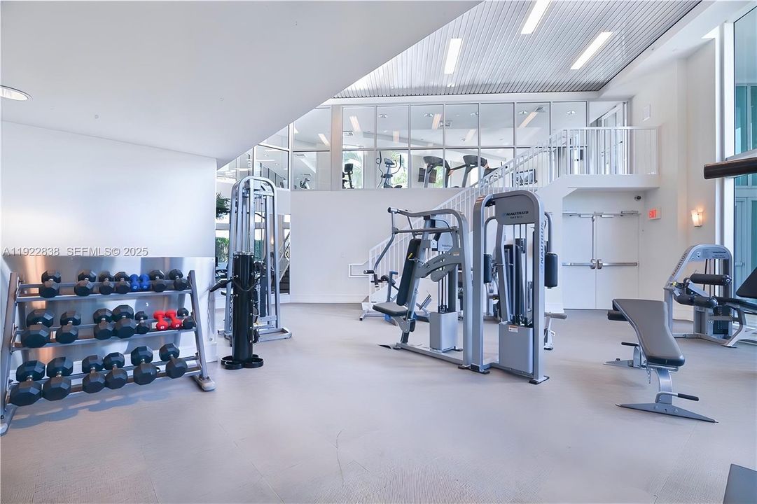 For Sale: $835,000 (2 beds, 3 baths, 1692 Square Feet)