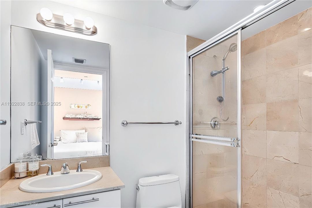 For Sale: $835,000 (2 beds, 3 baths, 1692 Square Feet)