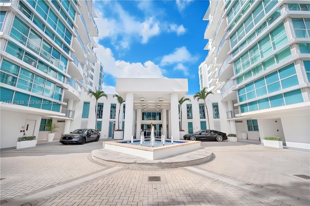 For Sale: $835,000 (2 beds, 3 baths, 1692 Square Feet)