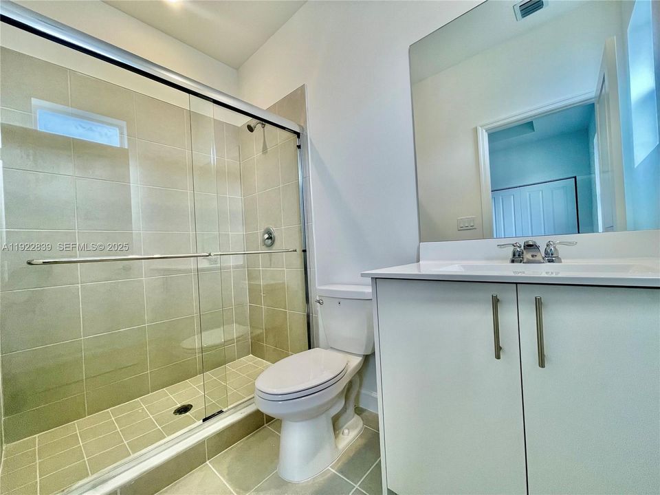 В аренду: $2,300 (3 спален, 2 ванн, 0 Квадратных фут)