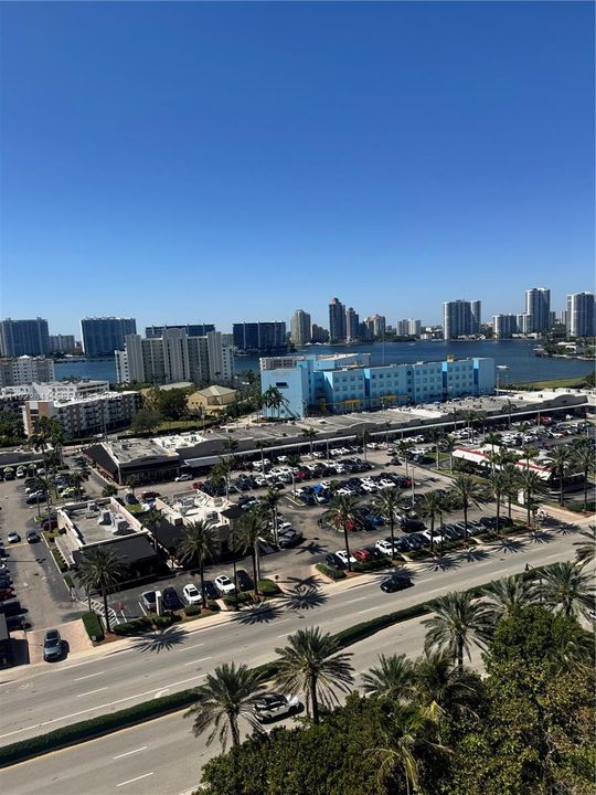 На продажу: $230,000 (0 спален, 1 ванн, 664 Квадратных фут)