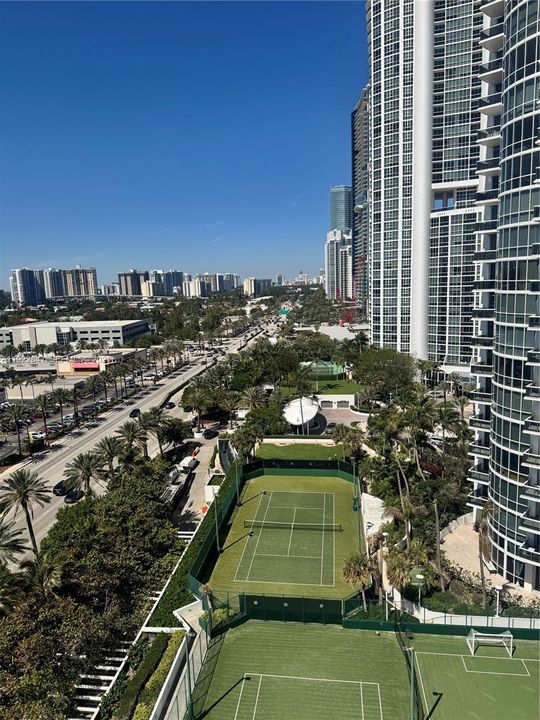 На продажу: $230,000 (0 спален, 1 ванн, 664 Квадратных фут)