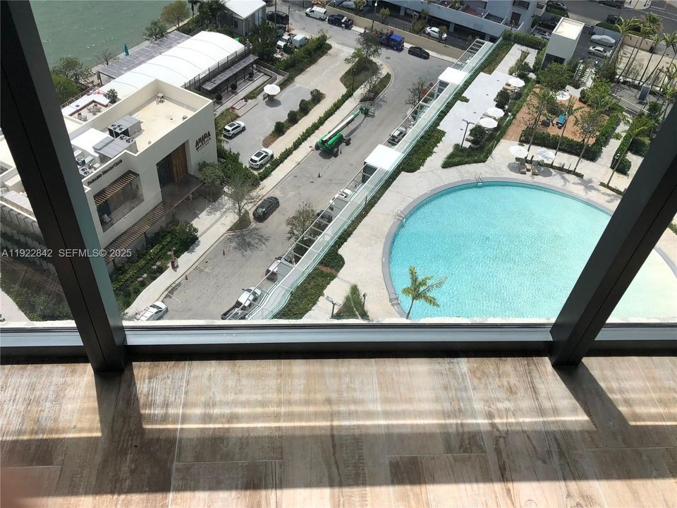 For Rent: $5,400 (2 beds, 2 baths, 1067 Square Feet)