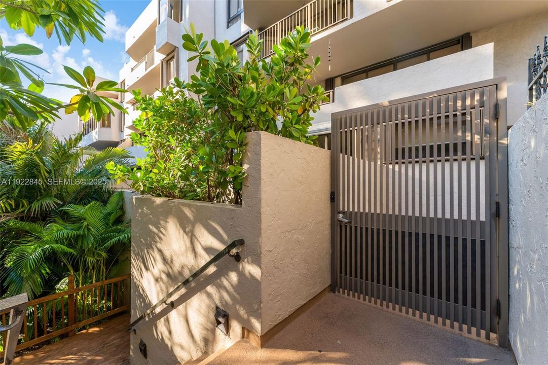 待售: $1,750,000 (3 贝兹, 3 浴室, 1864 平方英尺)