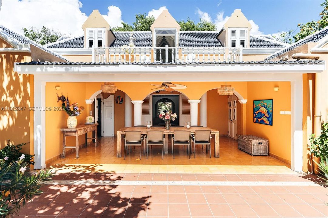 For Sale: $5,950,000 (9 beds, 8 baths, 600 Square Feet)