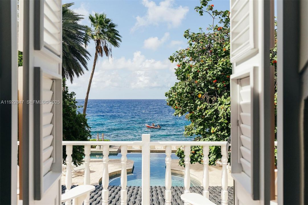 For Sale: $5,950,000 (9 beds, 8 baths, 600 Square Feet)