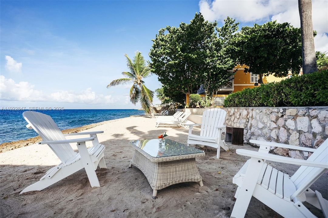 For Sale: $5,950,000 (9 beds, 8 baths, 600 Square Feet)