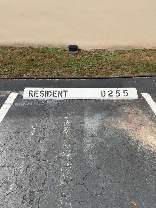 出租: $1,895 (1 贝兹, 1 浴室, 750 平方英尺)