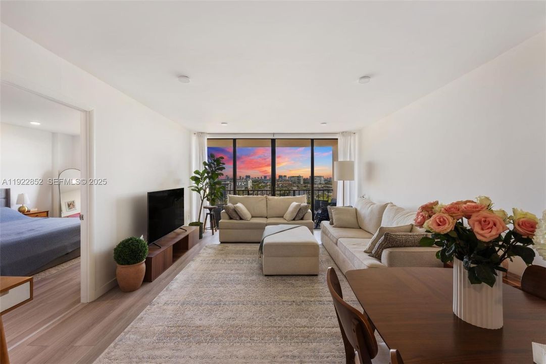 For Rent: $1,900 (1 beds, 1 baths, 782 Square Feet)