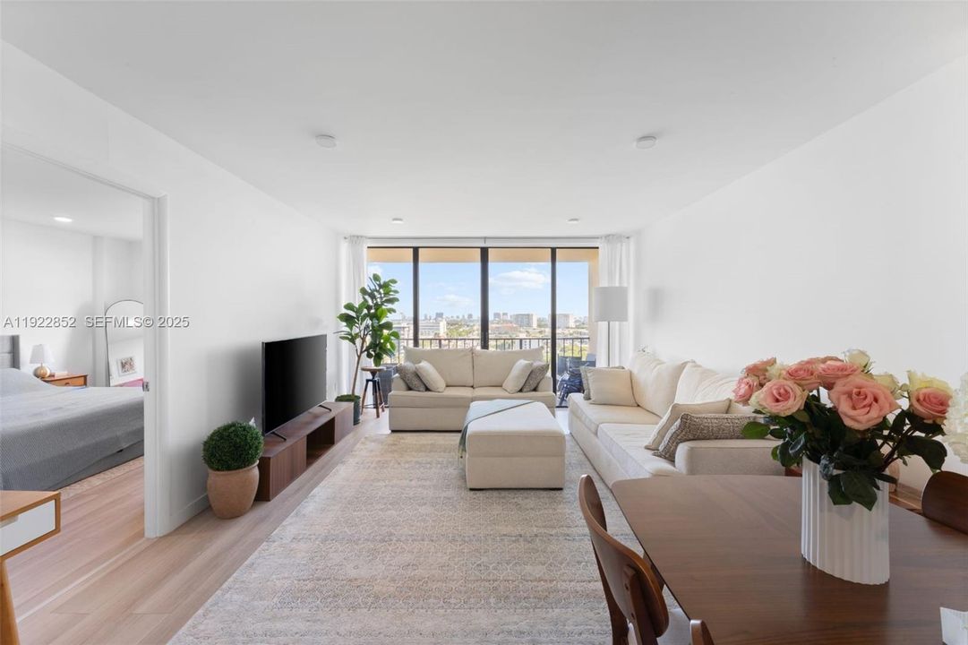 For Rent: $1,900 (1 beds, 1 baths, 782 Square Feet)