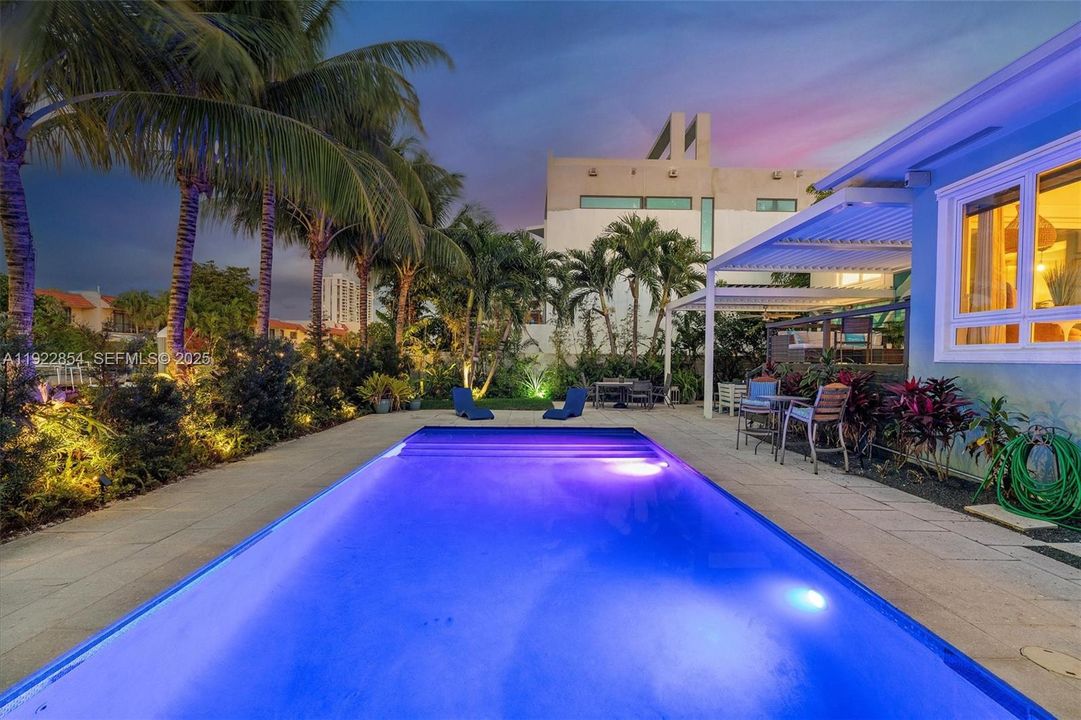 В аренду: $15,000 (4 спален, 3 ванн, 2509 Квадратных фут)