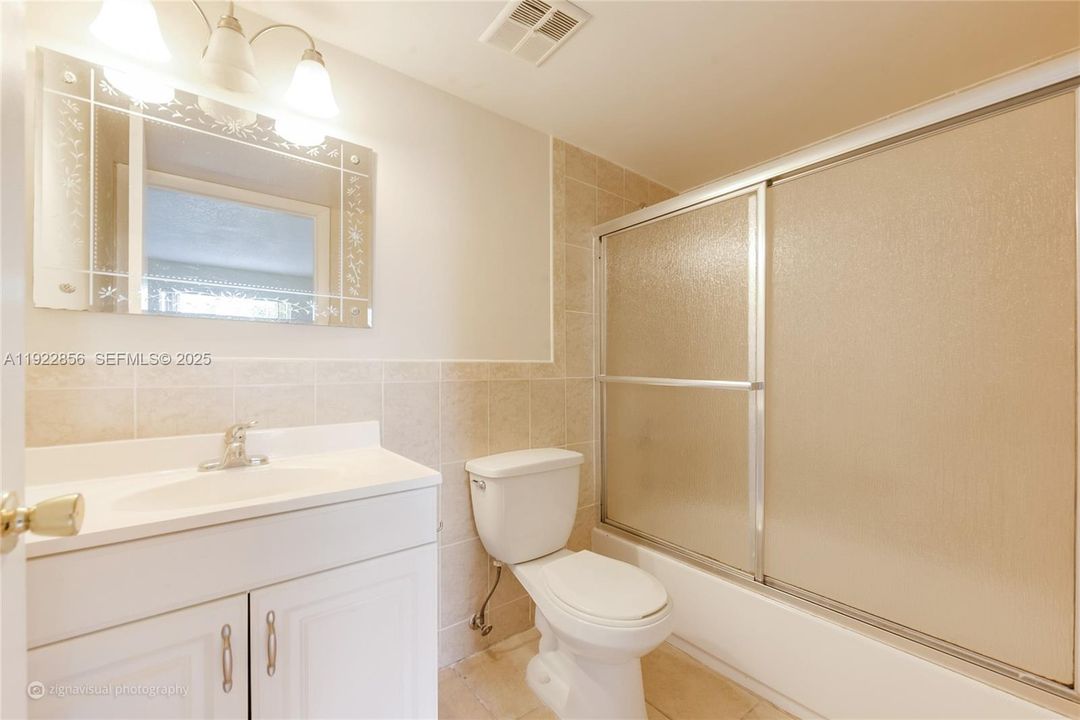 For Sale: $419,900 (2 beds, 2 baths, 960 Square Feet)