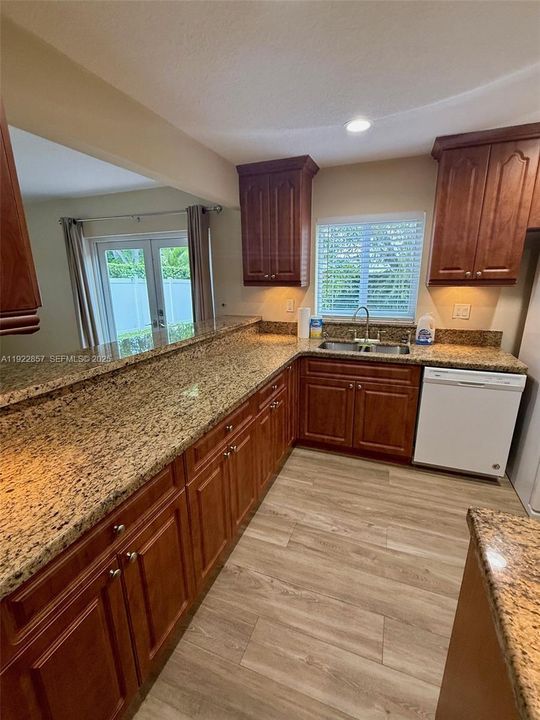 For Rent: $3,950 (3 beds, 2 baths, 1465 Square Feet)