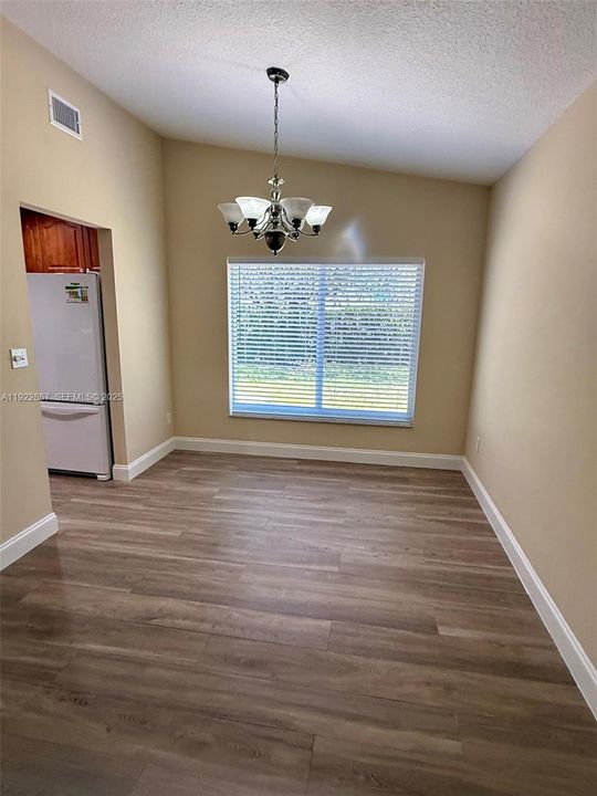 For Rent: $3,950 (3 beds, 2 baths, 1465 Square Feet)