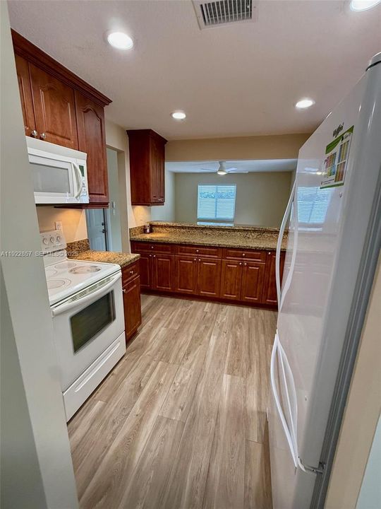 For Rent: $3,950 (3 beds, 2 baths, 1465 Square Feet)