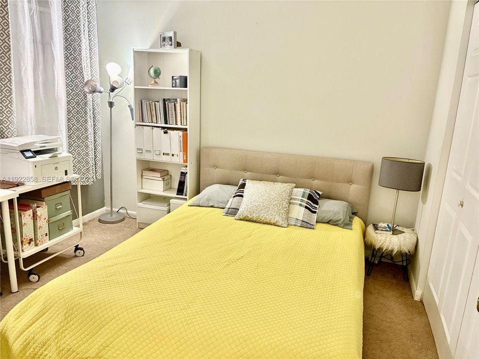 待售: $264,000 (2 贝兹, 2 浴室, 854 平方英尺)