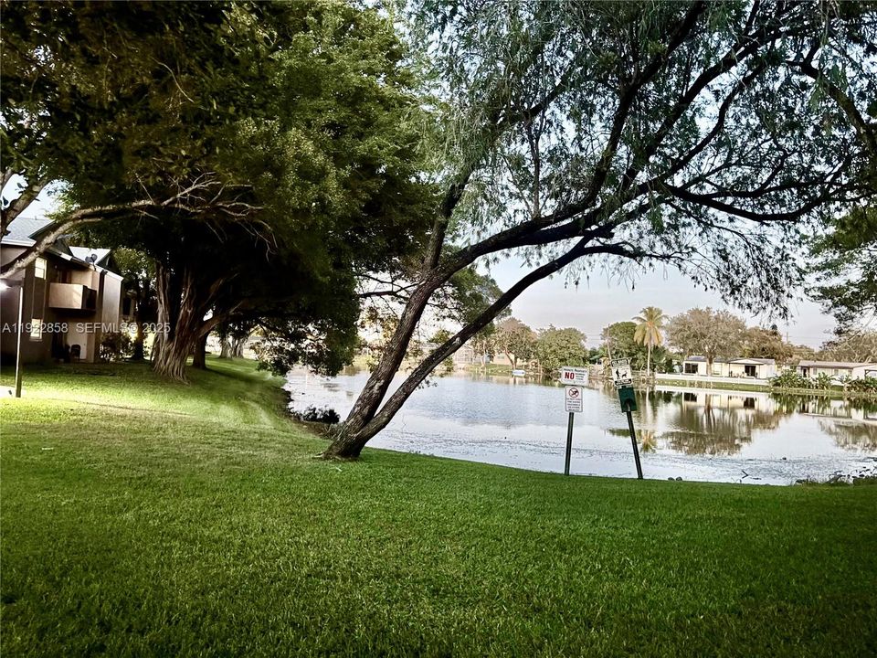 待售: $264,000 (2 贝兹, 2 浴室, 854 平方英尺)