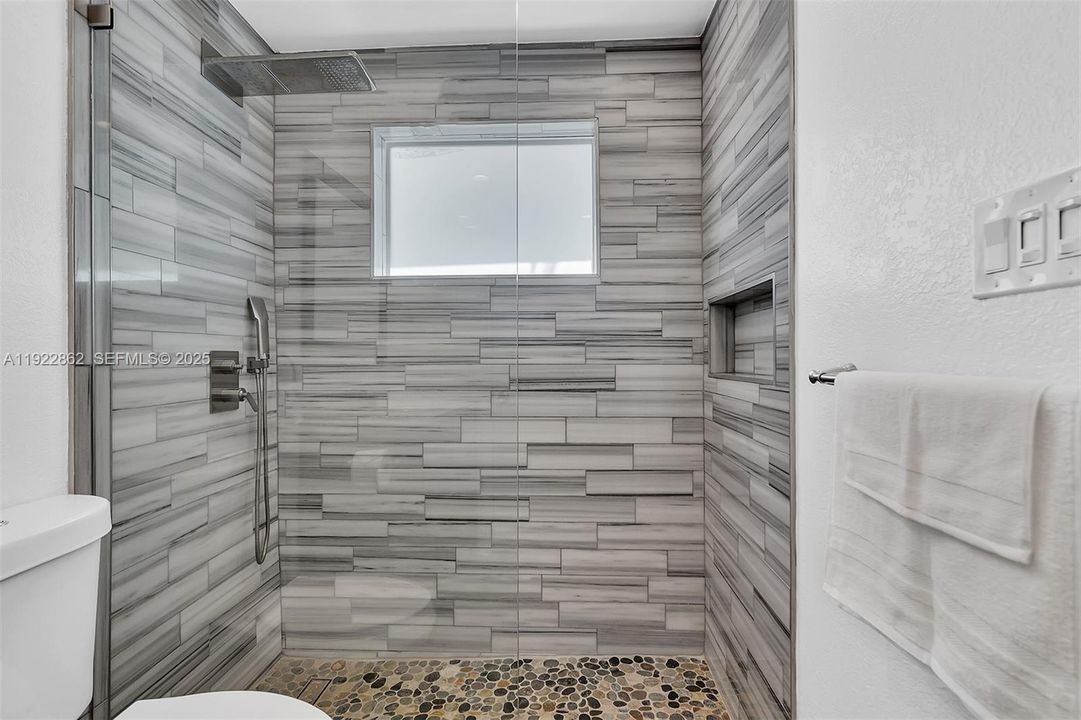 待售: $500,000 (4 贝兹, 3 浴室, 1262 平方英尺)