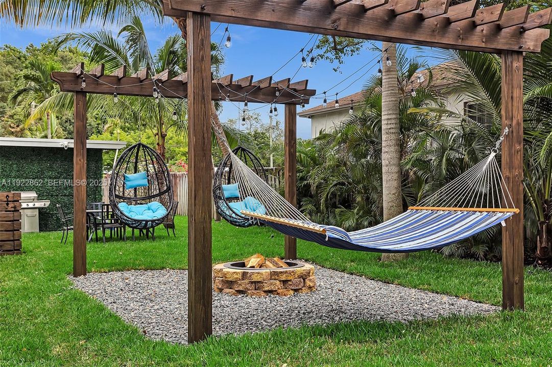 待售: $500,000 (4 贝兹, 3 浴室, 1262 平方英尺)