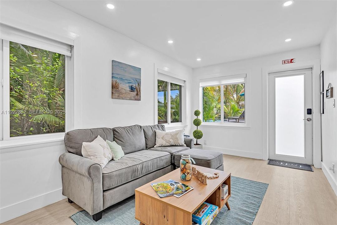 待售: $500,000 (4 贝兹, 3 浴室, 1262 平方英尺)