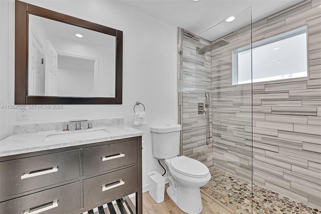 待售: $500,000 (4 贝兹, 3 浴室, 1262 平方英尺)