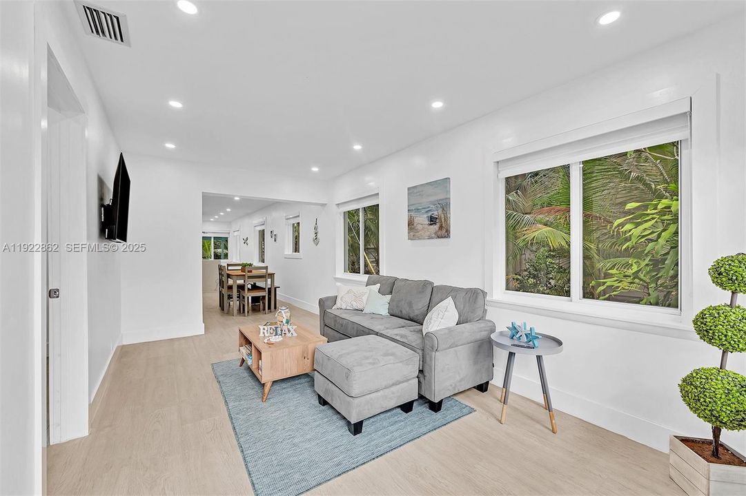 待售: $500,000 (4 贝兹, 3 浴室, 1262 平方英尺)