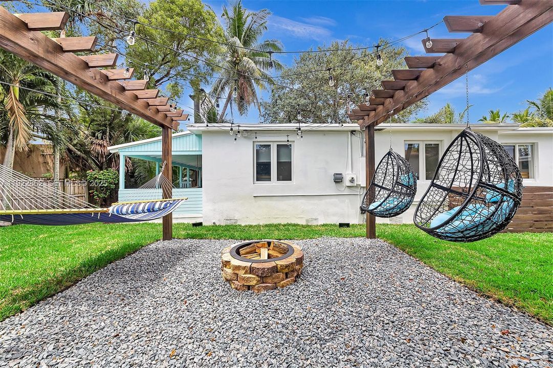 待售: $500,000 (4 贝兹, 3 浴室, 1262 平方英尺)