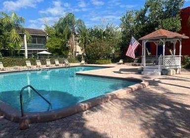 For Rent: $1,800 (2 beds, 1 baths, 870 Square Feet)