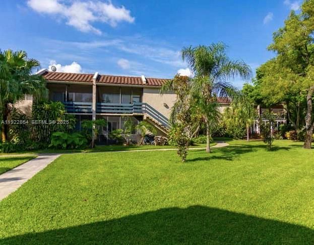 For Rent: $1,800 (2 beds, 1 baths, 870 Square Feet)