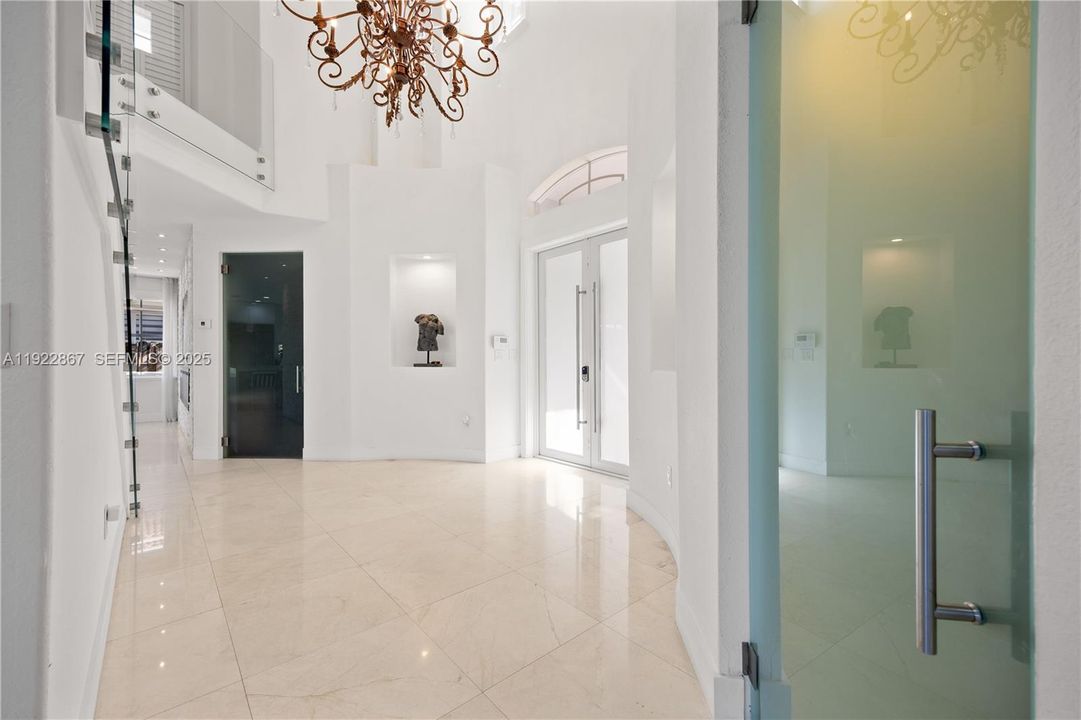 En Venta: $999,000 (5 camas, 4 baños, 2747 Pies cuadrados)