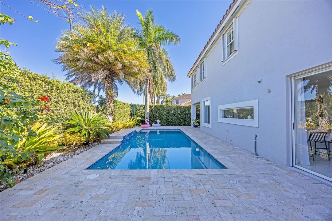 En Venta: $999,000 (5 camas, 4 baños, 2747 Pies cuadrados)