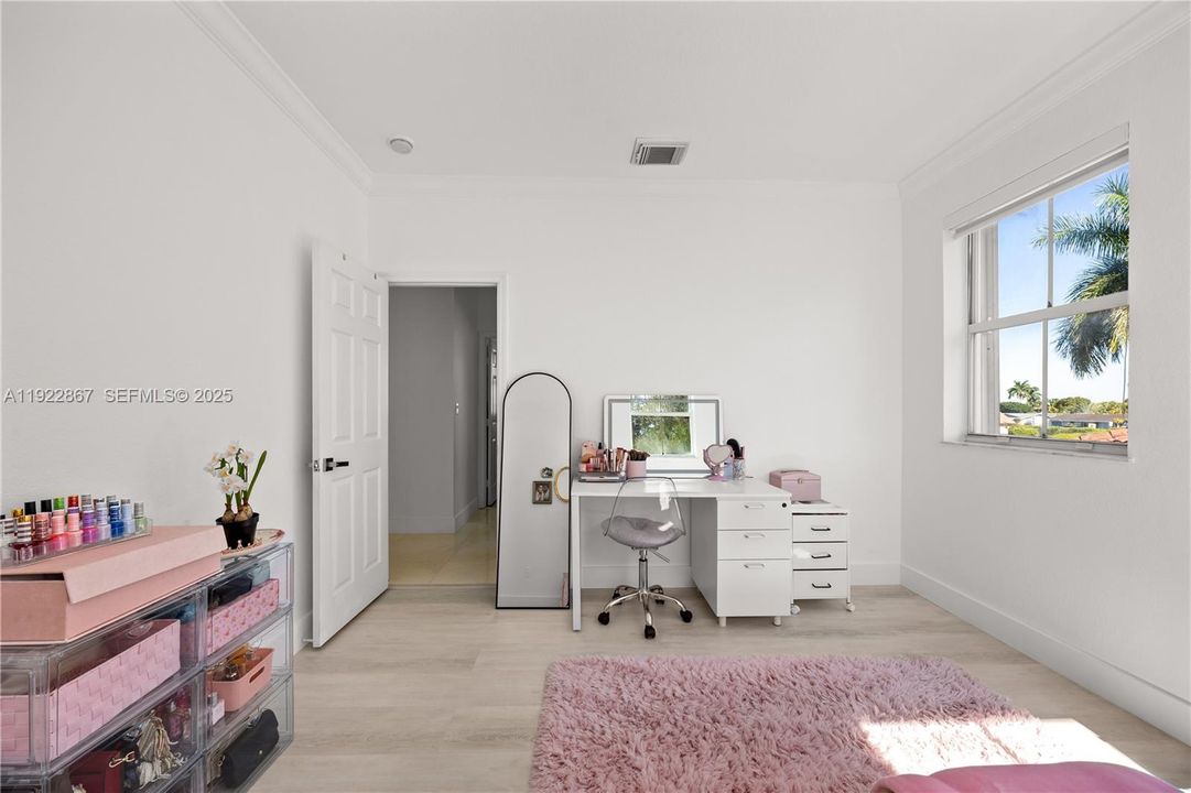 En Venta: $999,000 (5 camas, 4 baños, 2747 Pies cuadrados)