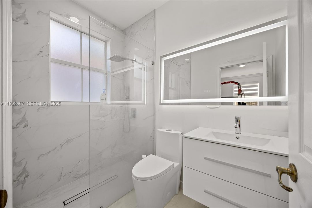 En Venta: $999,000 (5 camas, 4 baños, 2747 Pies cuadrados)