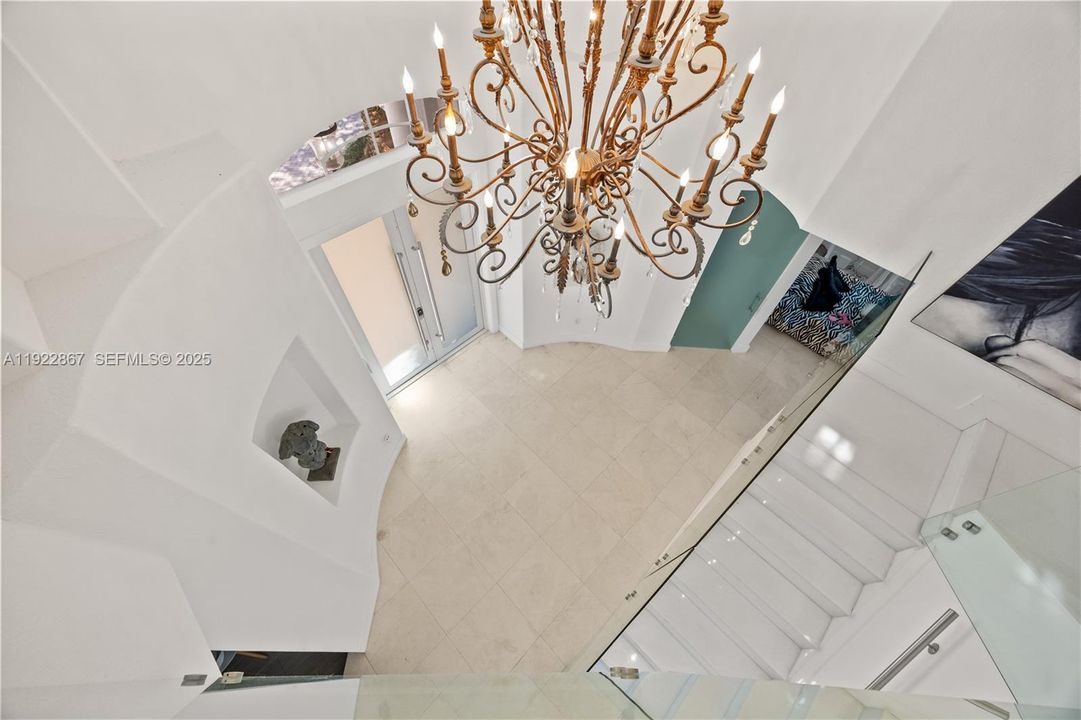 En Venta: $999,000 (5 camas, 4 baños, 2747 Pies cuadrados)