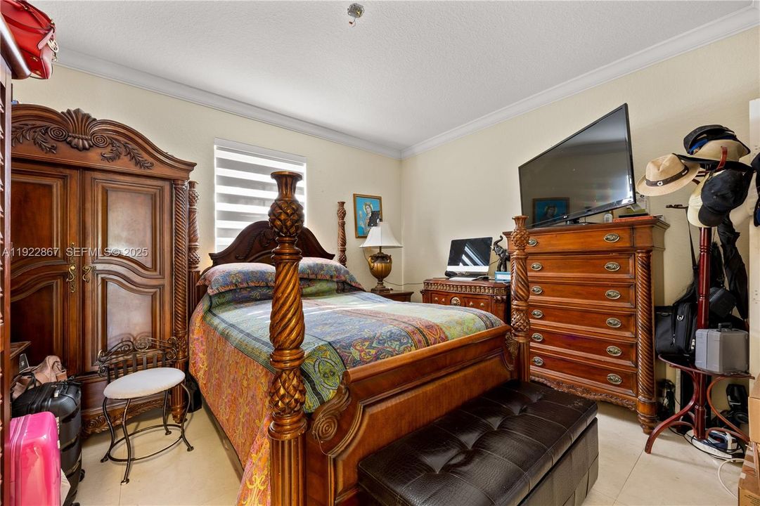 En Venta: $999,000 (5 camas, 4 baños, 2747 Pies cuadrados)