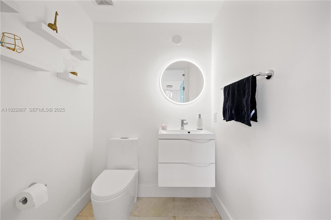 En Venta: $999,000 (5 camas, 4 baños, 2747 Pies cuadrados)