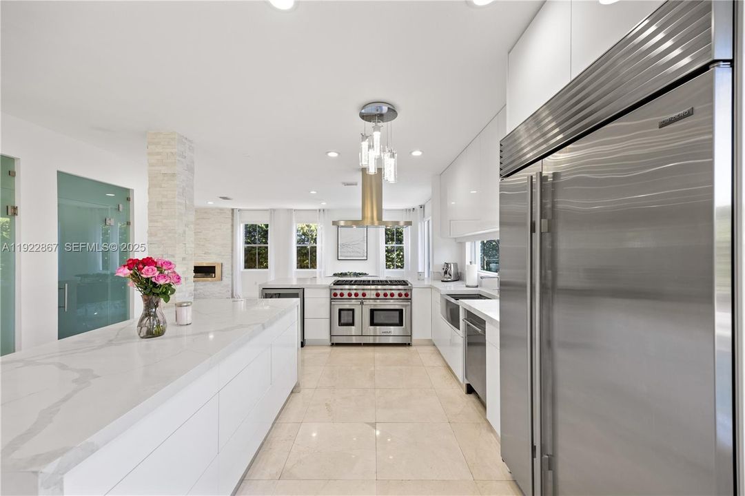 En Venta: $999,000 (5 camas, 4 baños, 2747 Pies cuadrados)