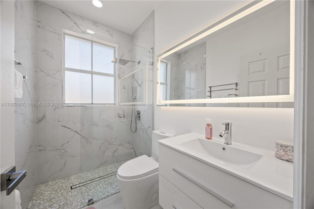 En Venta: $999,000 (5 camas, 4 baños, 2747 Pies cuadrados)