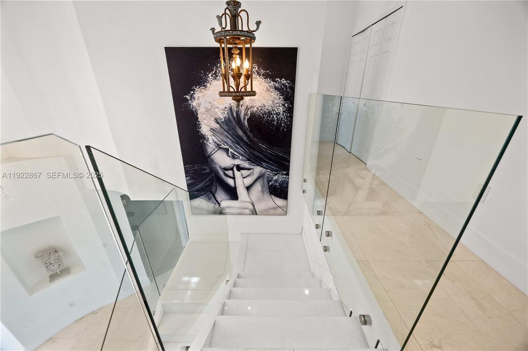 En Venta: $999,000 (5 camas, 4 baños, 2747 Pies cuadrados)