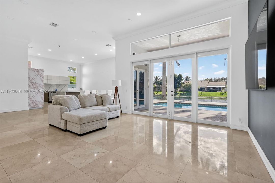 En Renta: $5,490 (3 camas, 3 baños, 2281 Pies cuadrados)