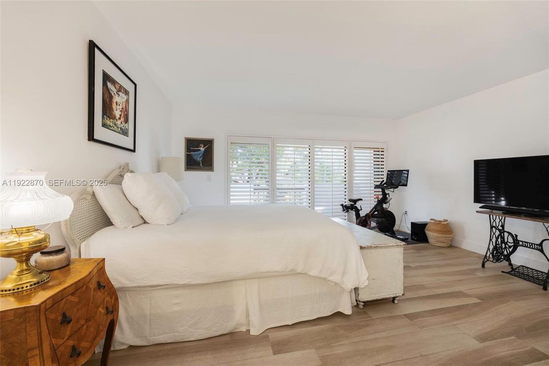 For Rent: $6,000 (2 beds, 2 baths, 1515 Square Feet)