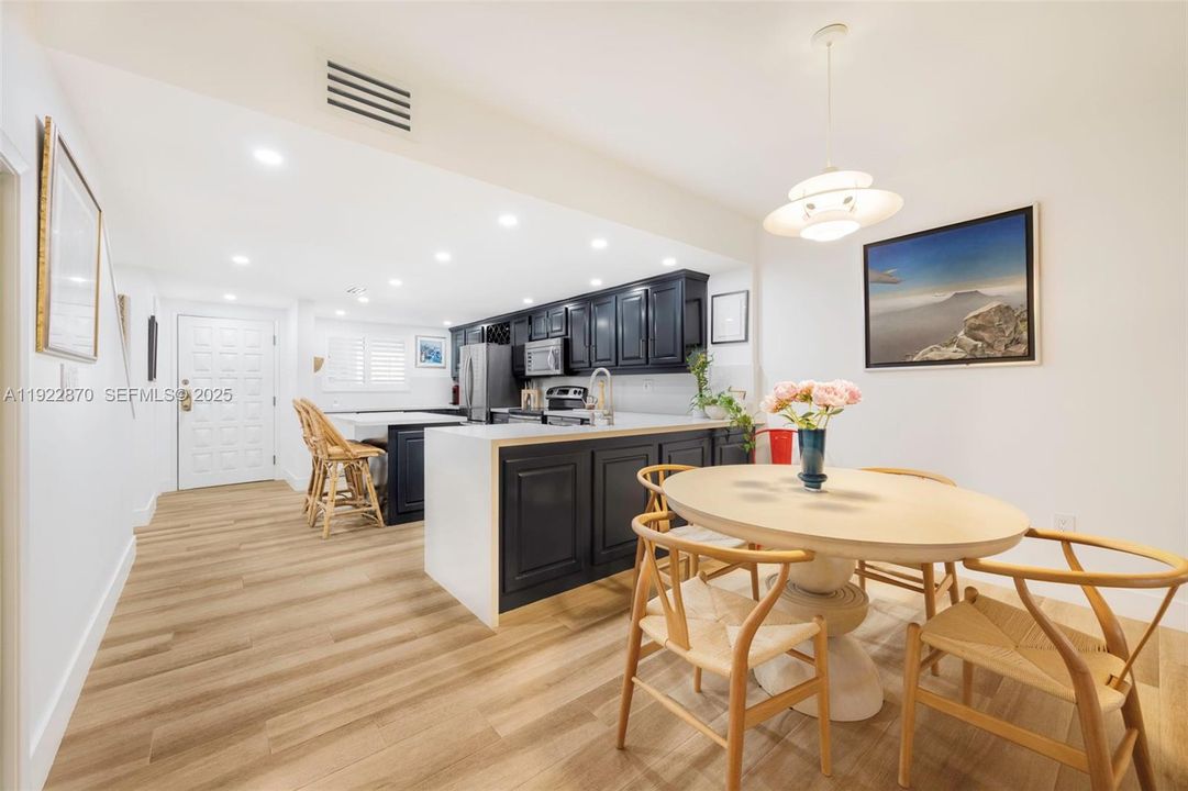 For Rent: $6,000 (2 beds, 2 baths, 1515 Square Feet)