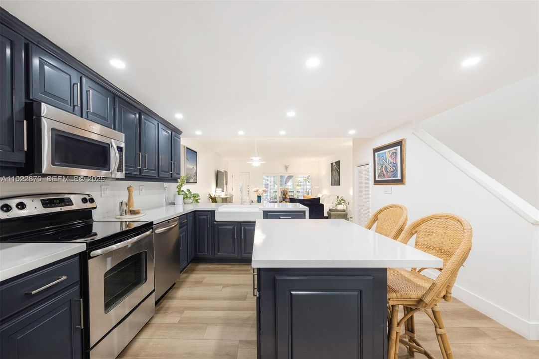 For Rent: $6,000 (2 beds, 2 baths, 1515 Square Feet)