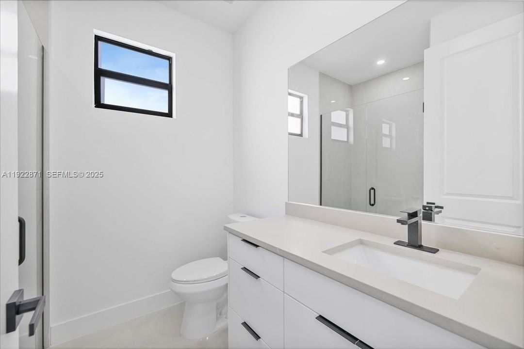 For Sale: $345,000 (4 beds, 2 baths, 1570 Square Feet)