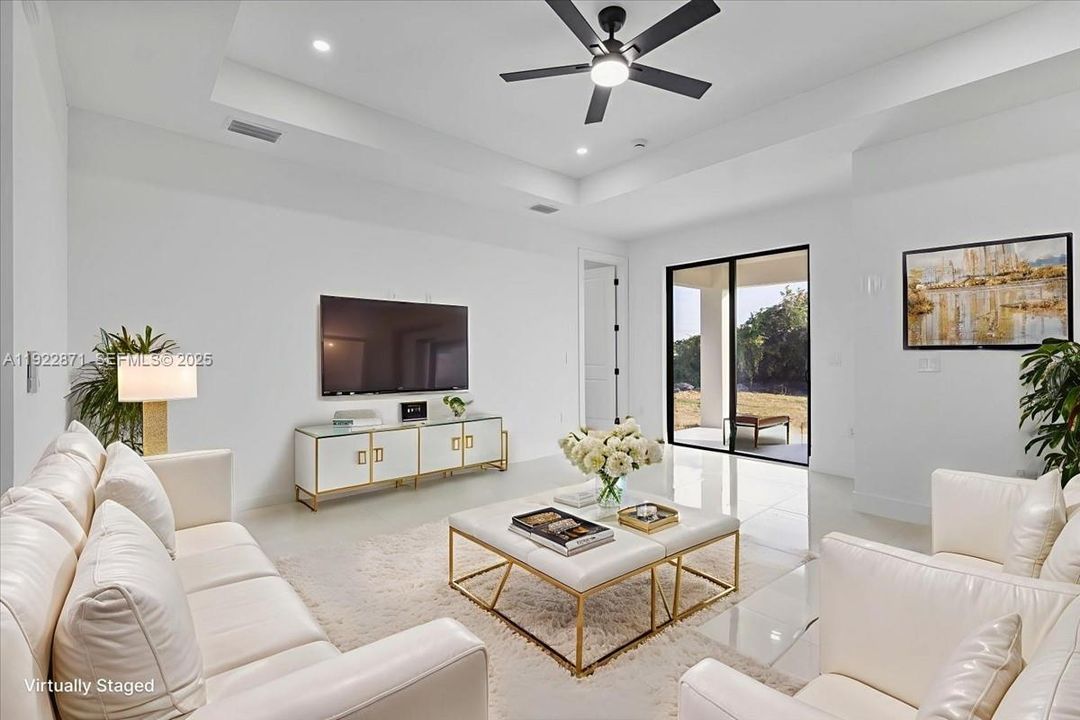 For Sale: $345,000 (4 beds, 2 baths, 1570 Square Feet)