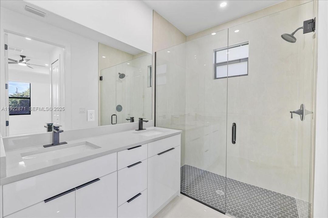 For Sale: $345,000 (4 beds, 2 baths, 1570 Square Feet)