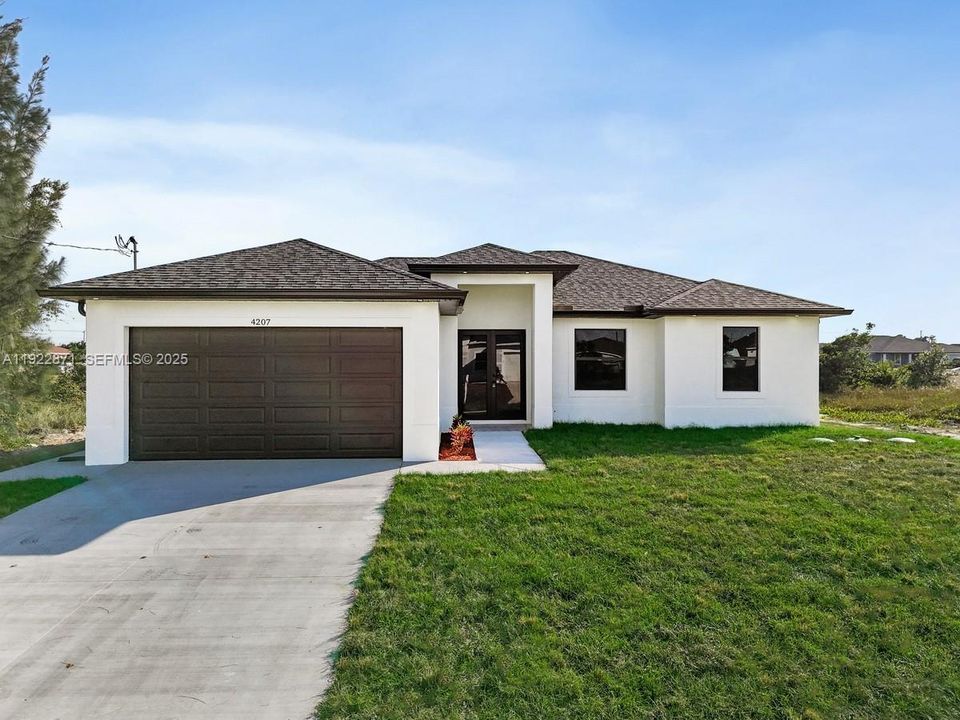 For Sale: $345,000 (4 beds, 2 baths, 1570 Square Feet)