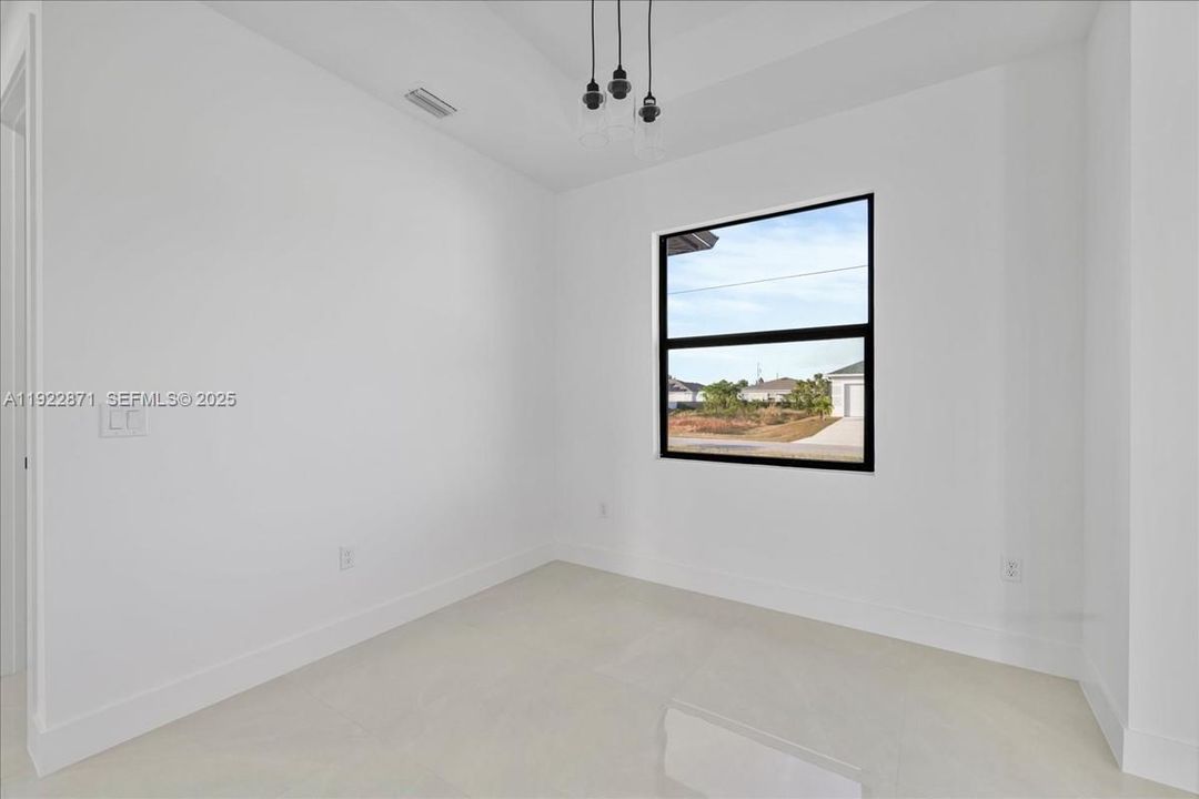 For Sale: $345,000 (4 beds, 2 baths, 1570 Square Feet)